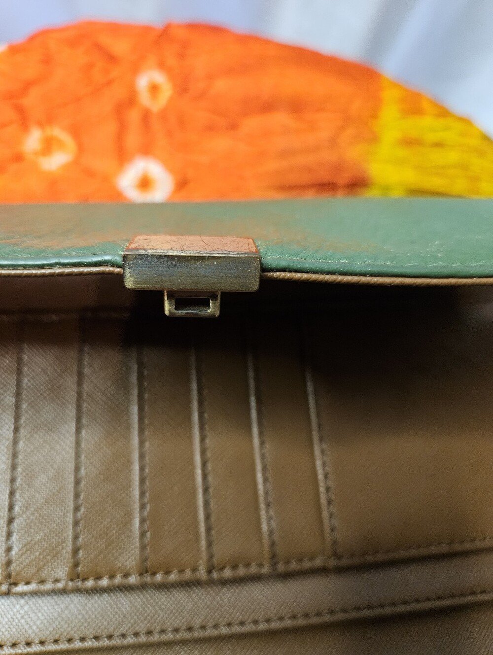 DKNY Vintage Green Pebbled Leather Snap-Flap Wallet With Minor Imperfections - Picture 11 of 11